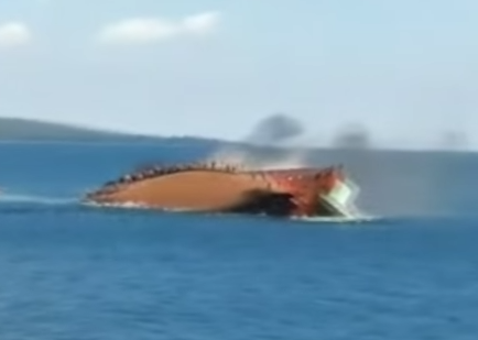 غرق سفينة تقل 60 يمنيًّا بالقرب من ساحل أرخبيل سقطرى الغربي