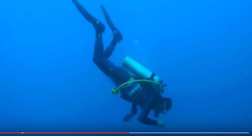 بالفيديو .. أعمق بقعة زرقاء في العالم ببحر الصين الجنوبي