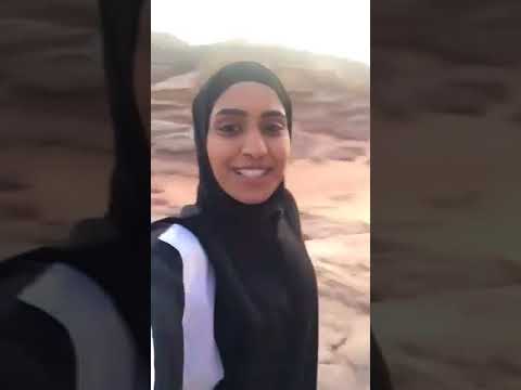 مغامرة سعودية تقفز من جبل مرتفع بجرأة شديدة