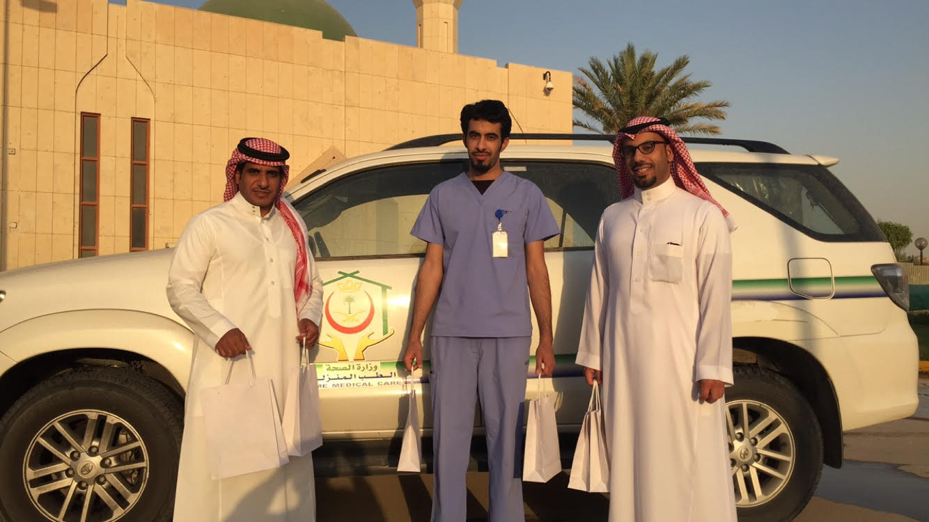 الطب المنزلي بمجمع الأمل بـ #الرياض يعايد مستفيديه بعيد الأضحى