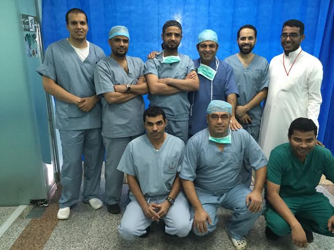 فريق طبي بمستشفى #صبيا ينجح في تركيب مفصل صناعي لسبعينية