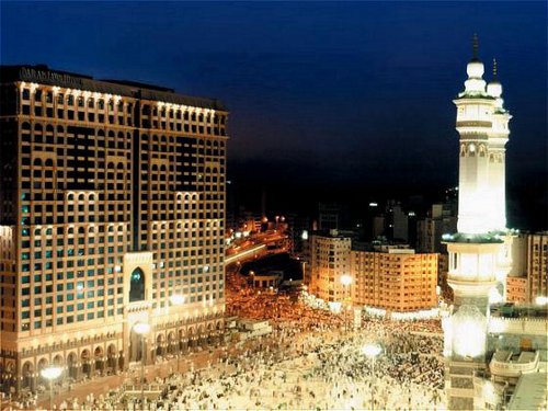 فنادق مكة والمدينة تعيد أموال المعتمرين القطريين
