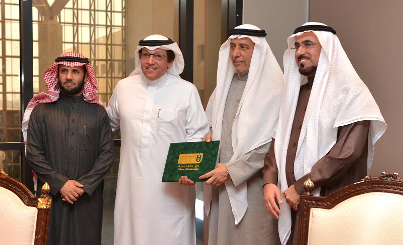جامعة الملك سعود تنفق 300 مليون على البحث العلمي سنويًّا