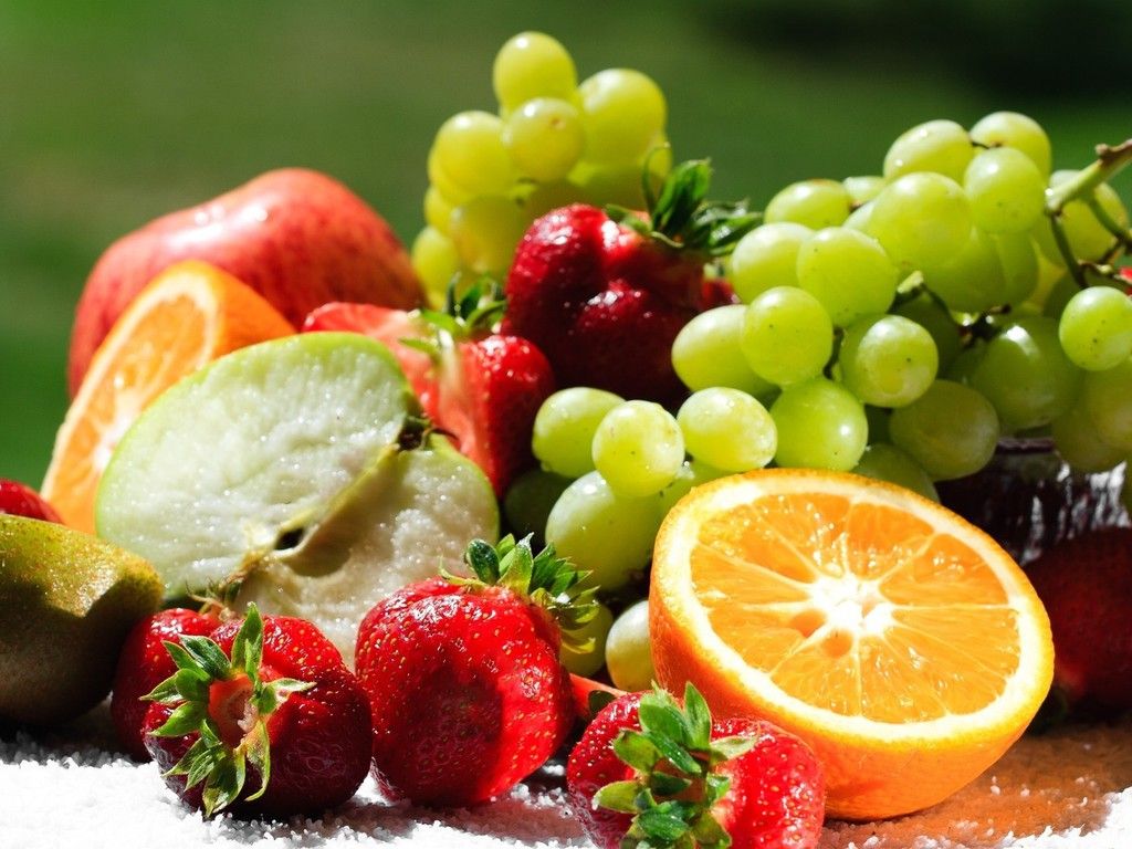 انتبه.. الإفراط في تناول الفاكهة يسبب مشاكل صحية