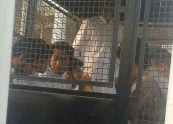اعتقالات واسعة لمن يرتدي الزي العربي عقب مباراة فولاذ والهلال