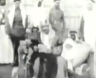 شاهد.. فيديو نادر للملك المؤسس يوضح فيه سياسة المملكة تجاه الحج