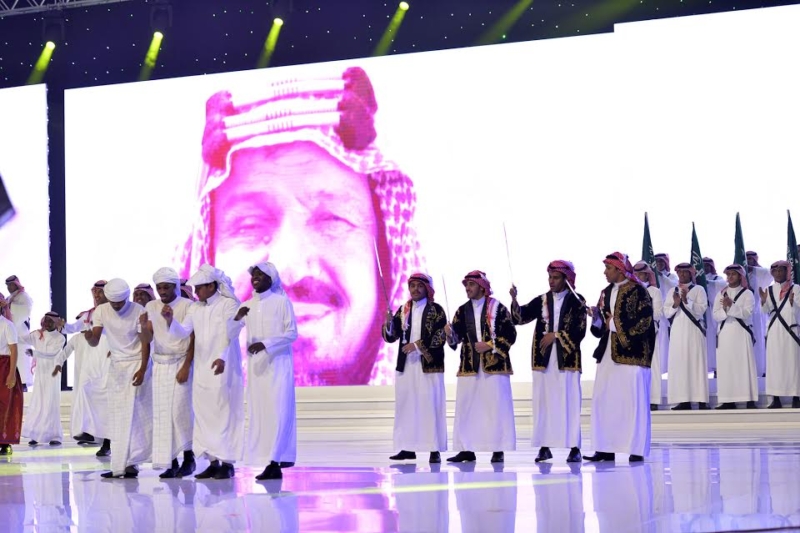 فيصل بن بندر: التعليم محفوظ ويسير بخطى ثابتة لتعزيز رؤية 2030 100
