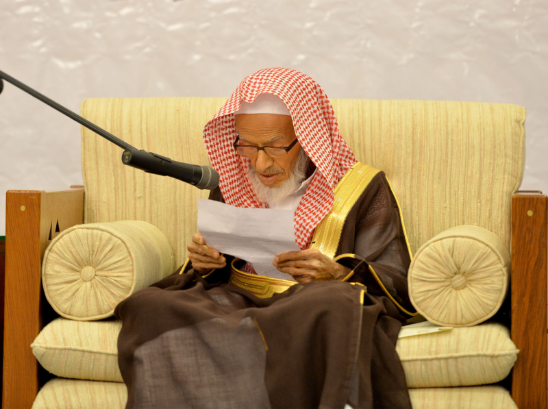 فيصل بن بندر يُكرم الفائزين في مسابقة أمير الرياض للقرآن ‫(373262260)‬ ‫‬