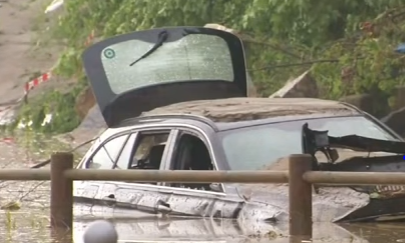 بالفيديو.. فيضانات ألمانيا ترفع السيارات فوق البيوت