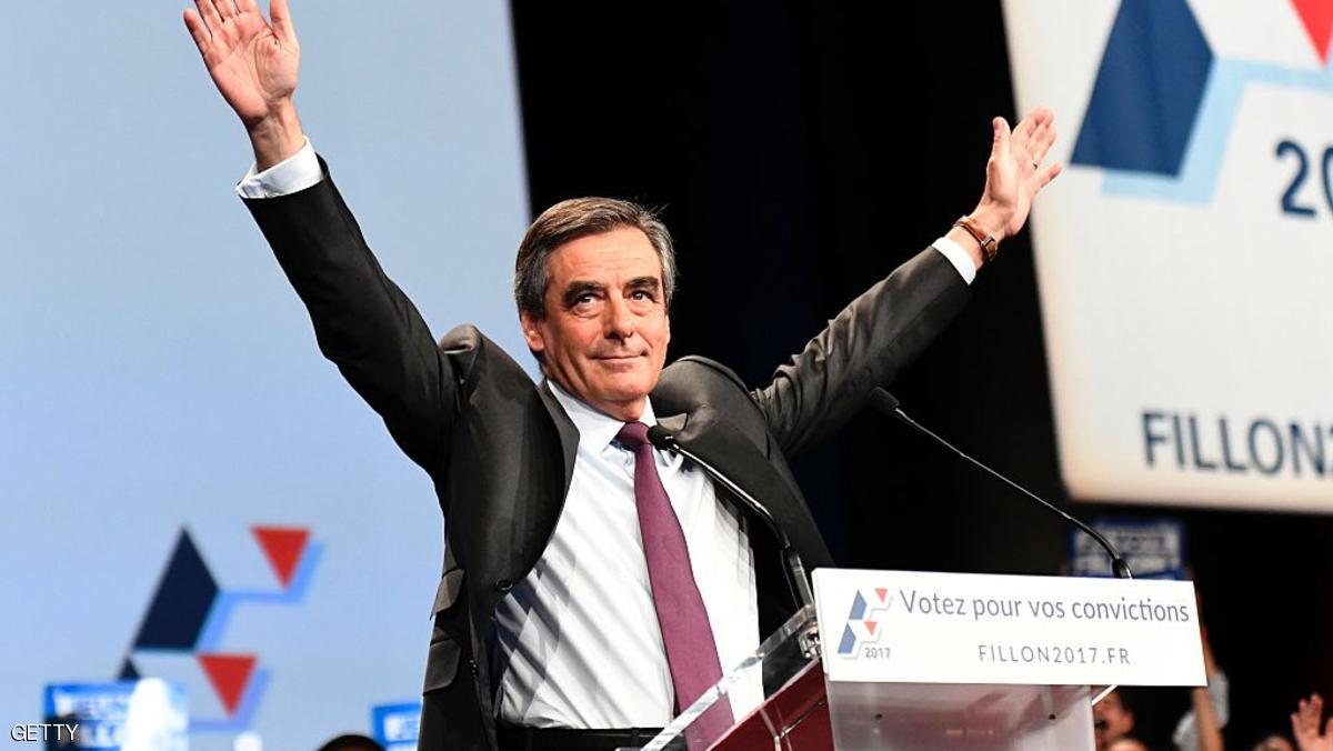 “الهدايا الفاخرة” تُزيد متاعب مرشح الرئاسة الفرنسي!