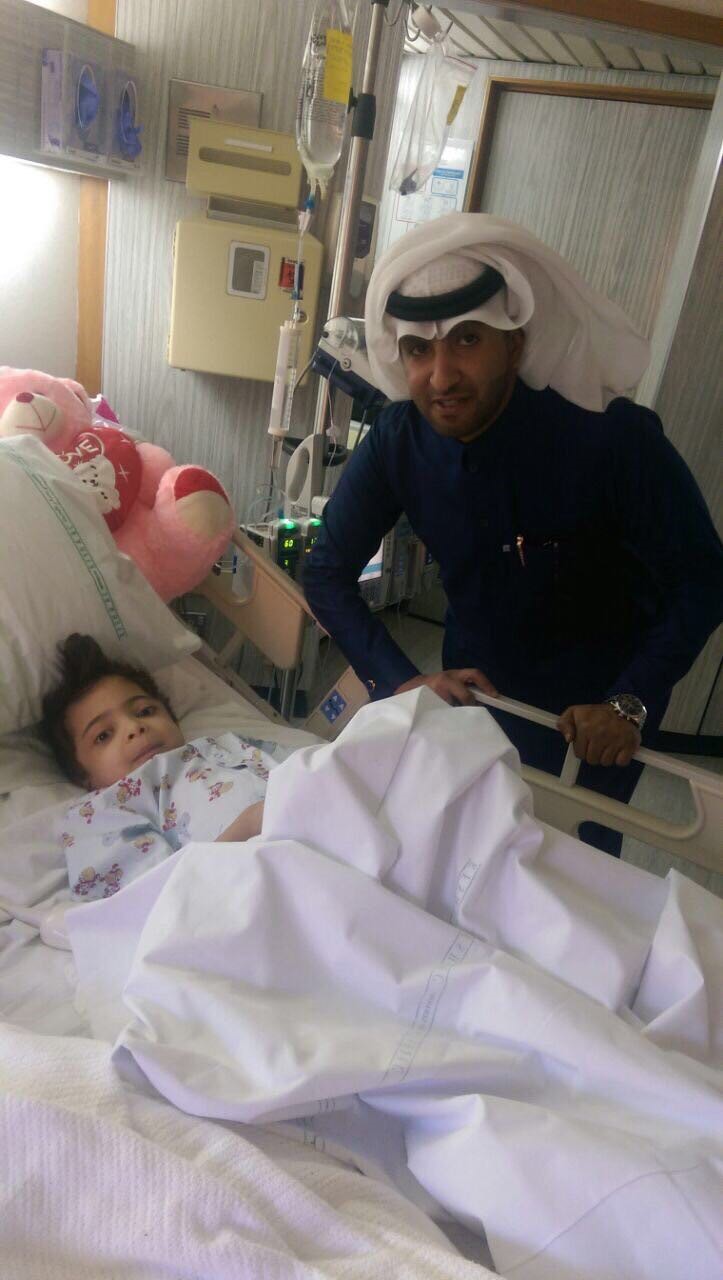 وليد القحطاني .. شاهد قصة الفتاة على تويتر فتبرع بكليته لها وهو لا يعرفها