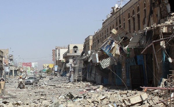 إصابة 10 مدنيين في قصف للانقلابيين على تعز