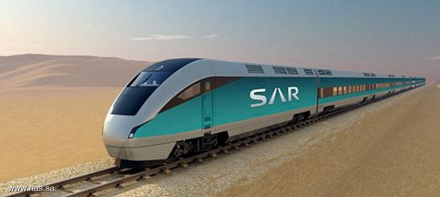 أمير الرياض يستقل قطار “سار” في رحلة للمجمعة ويتفقد المحطات