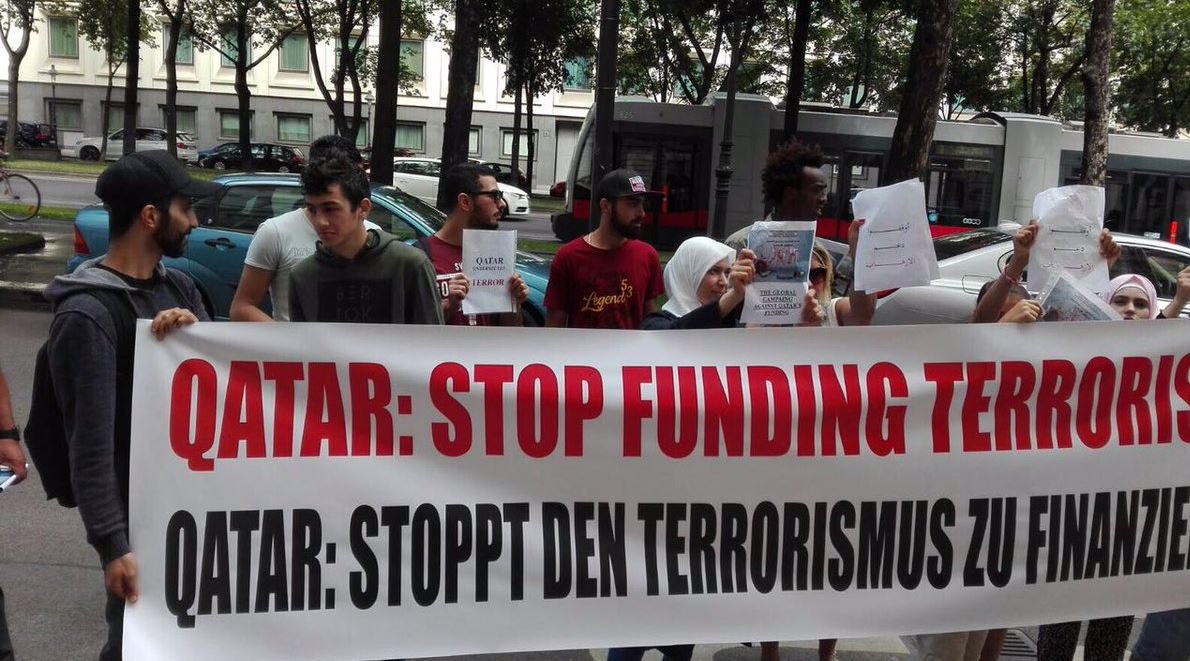 مسيرة أميركية أمام السفارة القطرية لرفض دعم “الدوحة” للإرهاب