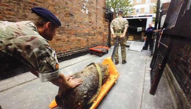 بالصور.. قنبلة تثير الذعر في لندن قُبَيل “السوبر السعودي”