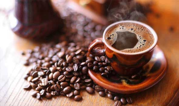 لمدمني القهوة.. شُرب أكثر من 300 ملغ كافيين يوميًا خطر