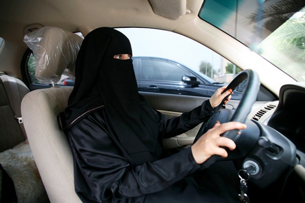 المرور يكشف آلية استبدال الرخص الدولية للنساء