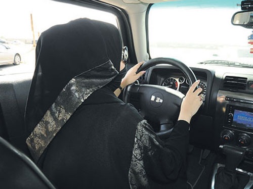 متحدث البنوك: نمو القروض الشخصية بعد قيادة المرأة للسيارة