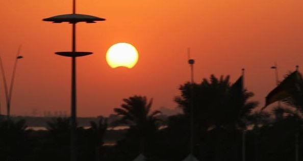 مدن عربية تشهد كسوف الشمس الجمعة