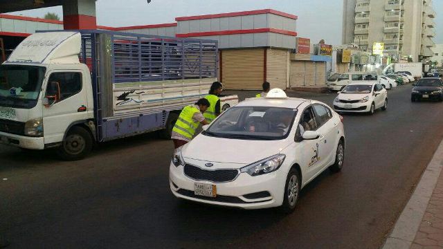 كشافة جمعية مراكز الأحياء بجدة تساهم في إفطار 140 صائم يومياً