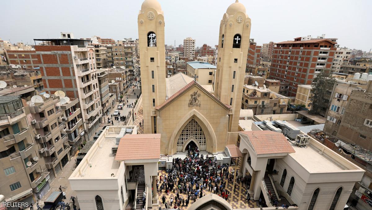الإعدام لشرطي مصري قتل قبطيًا وابنه أمام كنيسة