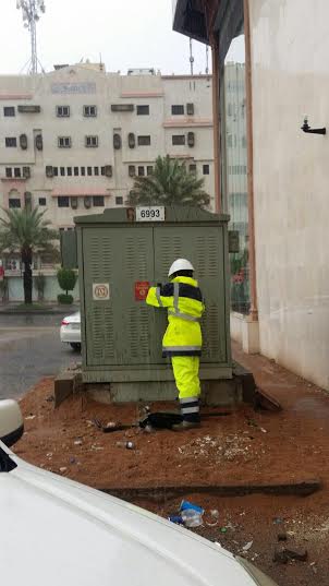 أمانة #جدة تُعيد الكهرباء لمضخات تصريف المياه