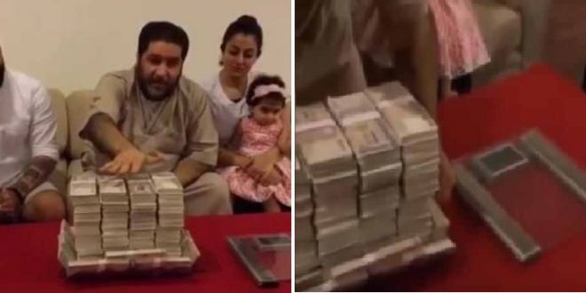 بالفيديو.. كويتي يهدي حفيدته ما يقارب وزنها مالاً