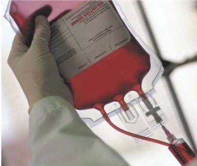 إحالة فني مختبر نقل فصيلة دم خطأ لمريضة للجنة المخالفات الطبية