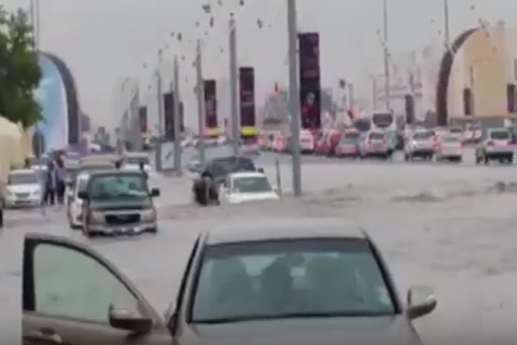 شاهد بالفيديو.. كيف غرقت #قطر في مياه الأمطار
