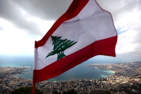 فوت الغول يسبب أزمة في لبنان.. عري وانحطاط في وجود طفلة!