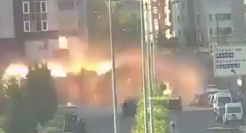 شاهد.. فيديو جديد يظهر لحظة التفجير المروع أمام قصر الرئاسة بأنقرة