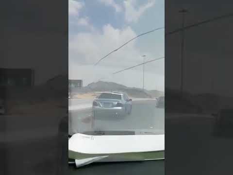 بالفيديو.. مطاردة مثيرة تنتهي بالقبض على لص السيارات في جدة