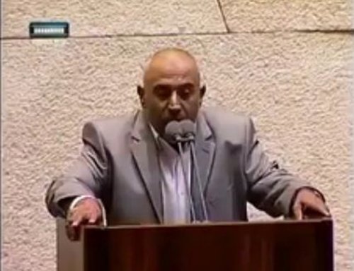 نائب عربي “ثاني” يرفع الأذان داخل الكنيست الإسرائيلي