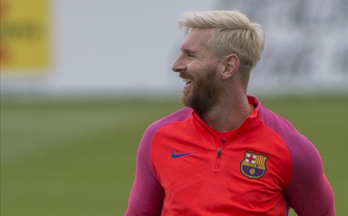 آرويو: ميسي يُريد الاعتزال بقميص برشلونة