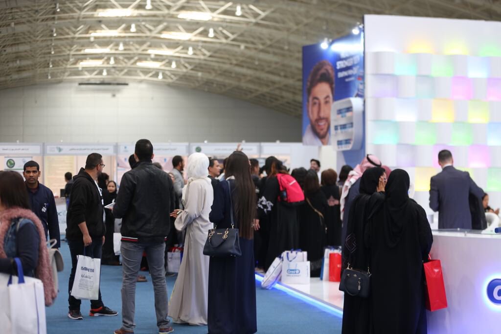 مركز معارض الرياض يُسْدِل الستار عن أكبر مؤتمرات طب الأسنان عالميًّا