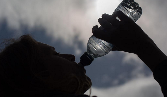 التهابات معوية تصيب المئات جراء مياه ملوثة في كاتالونيا