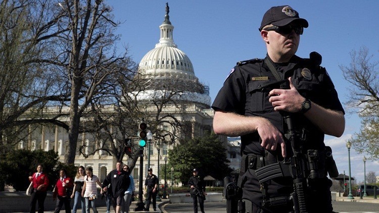 إغلاق مبنى الكونجرس الأمريكي بعد معلومات عن وجود رجل مسلح