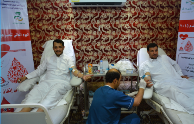 بالصور .. 128 متبرع بالدم للمرابطين في نجران