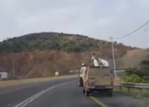 بالفيديو.. متراقصون بالسيارات على الطريق السياحيّ بأبها!