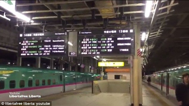 شاهد.. تأرجح محطة قطار في اليابان بسبب الزلزال