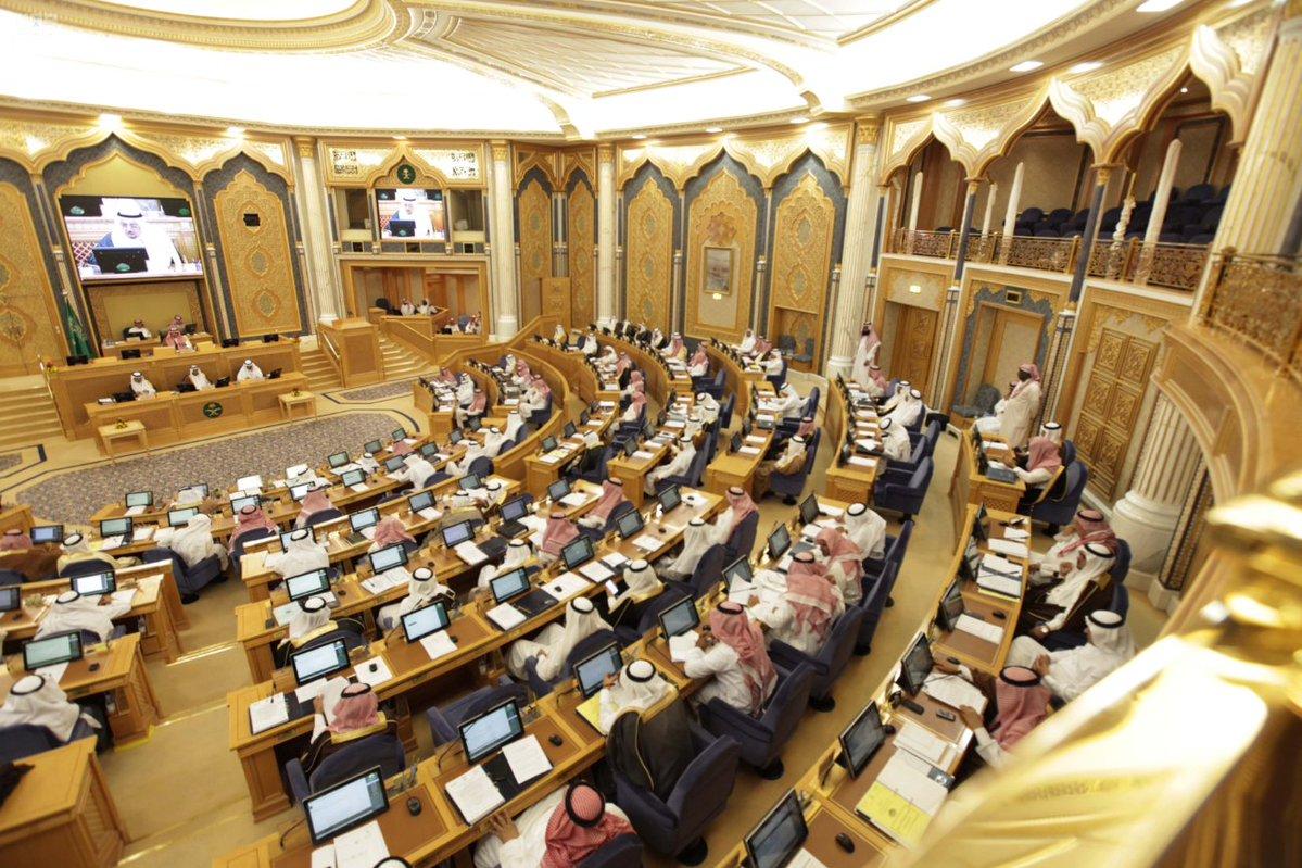 الشورى يطالب بتطوير نظم تأديب موظفي الدولة وإحكام الرقابة الإدارية