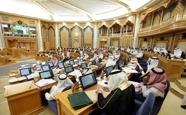 الشورى يصوت بعدم الموافقة  على زيادة ساعات الدوام للأجهزة الحكومية