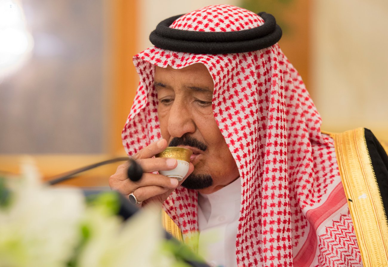 مجلس الوزراء برئاسة الملك .. سعودة نشاط توجيه المركبات بالتطبيقات الذكية