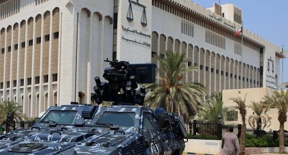متهم بتفجير مسجد بالكويت يقر بجريمته