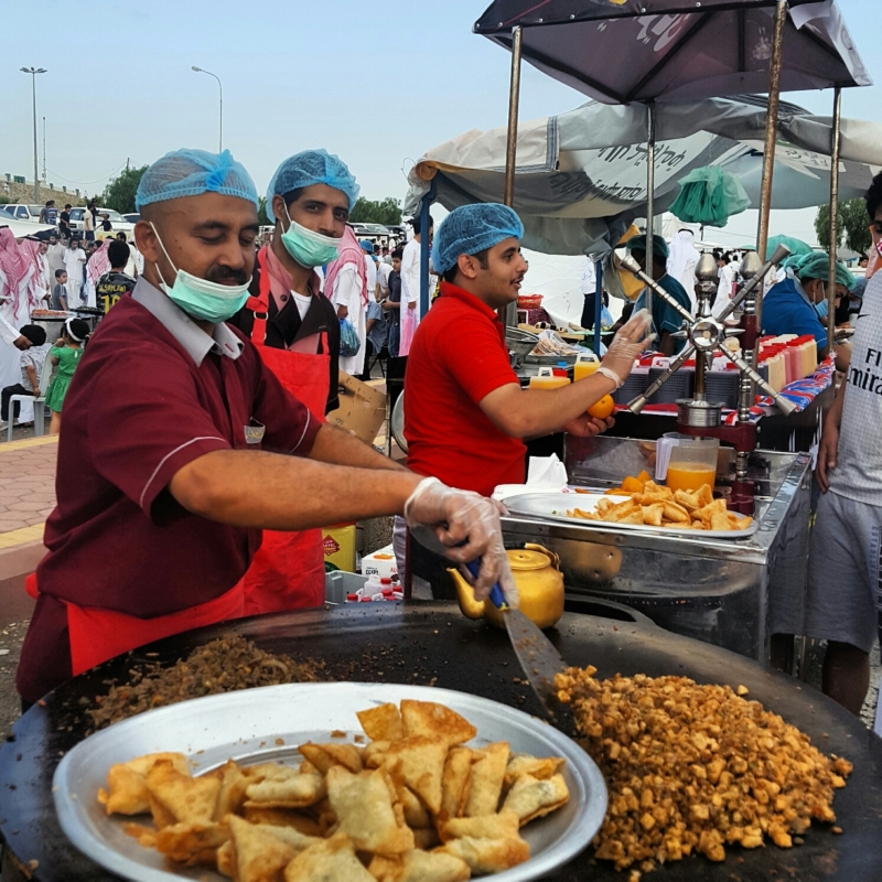 محلاً لشراء المأكولات الرمضانية الشعبية ‫(101299928)‬ ‫‬