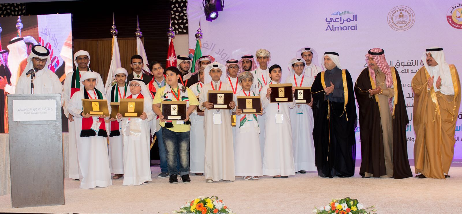 محمد باحارث اول طالب من تعليم الليث يتوج بجائزة التفوق الدراسي على مستوى الخليج العربي (3)