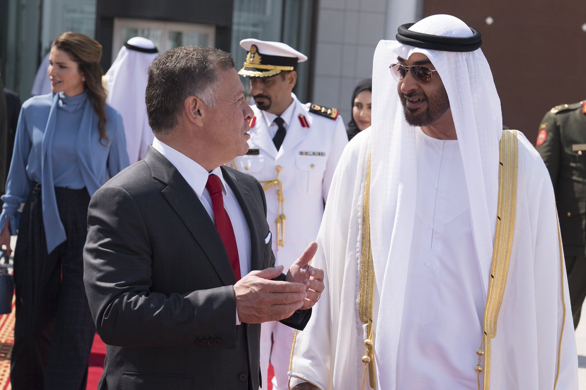 محمد بن زايد يودع ملك الأردن بعد زيارته للإمارات