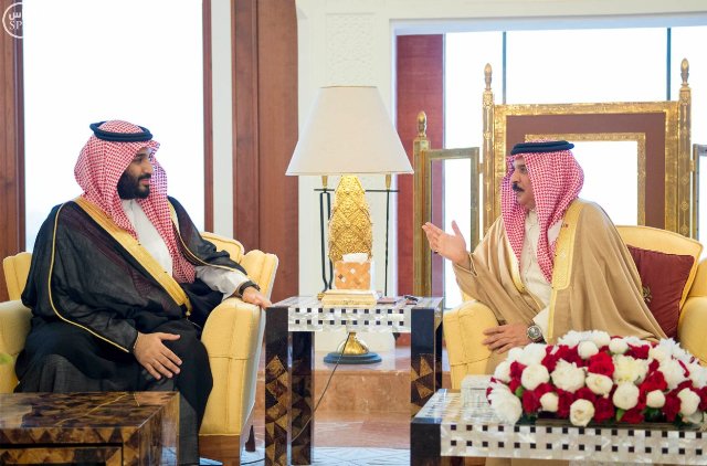 #عاصفة_الحزم تتصدر مباحثات ملك البحرين ومحمد بن سلمان في المنامة