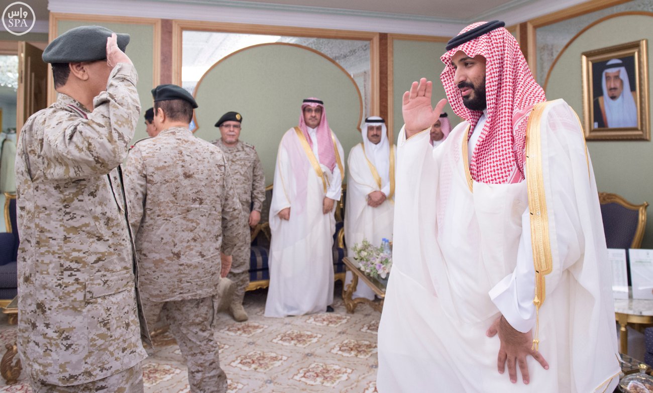 محمد بن سلمان يستقبل كبار القادة والمسئولين في وزارة الدفاع بمناسبة عيد الفطر (2)