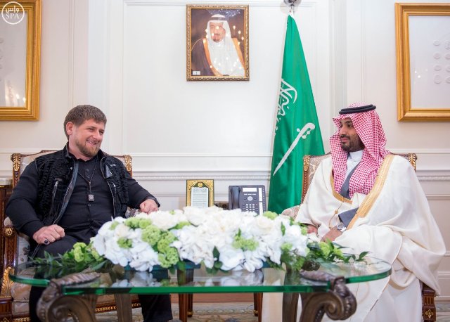ولي ولي العهد يلتقي في روسيا الرئيس الشيشاني